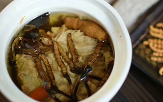 冬蟲夏草煲水喝，咱草原人就這么簡單整，營養(yǎng)不浪費(fèi)